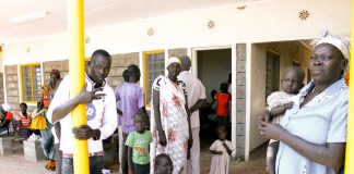 Kenya: Refugees at the Kakuma Karubei Reception center are complaining about being denied medical treatment Kenya: Refugees at the Kakuma Karubei Reception center are complaining about being denied medical treatment