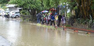 Many displaced as floods wreak havoc in Kenya