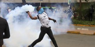 Kenya: Demonstrators blockade streets in rally against finance bill
