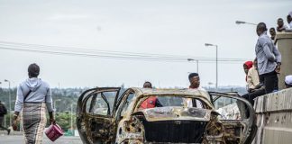 South Africa closes main border with Mozambique, citing safety concerns amid post-election protests